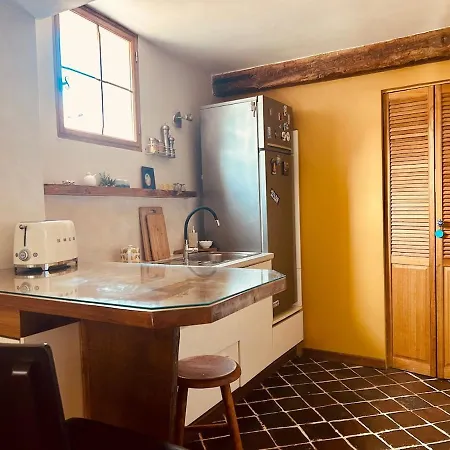Old Town, Experience Out Of Time Apartment *