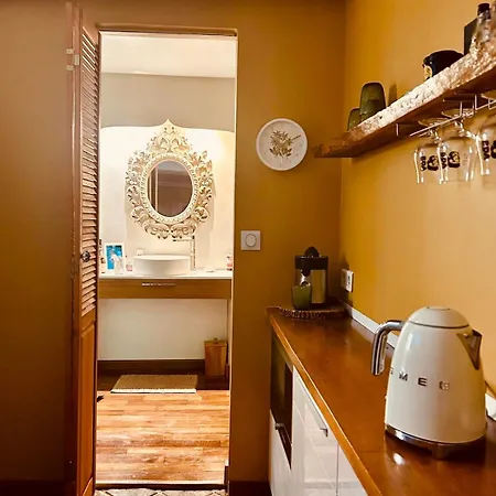Old Town, Experience Out Of Time Apartment